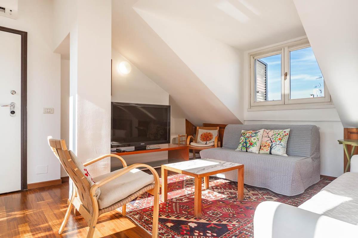 Attico Con Terrazzo - Skyview Apartment
